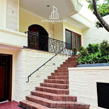 Rumah Mewah di Lokasi Elite Pondok Indah 3 Lantai