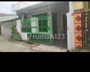 Rent Rumah: Rumah strategis