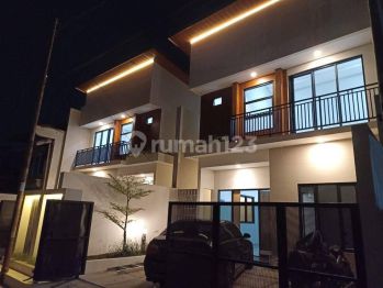 Rumah siap 2 lantai dekat tol Jati Bening