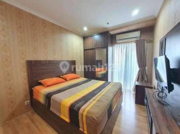 Sewa Signature Park Tebet Studio Hadap Kolam Full Furnished