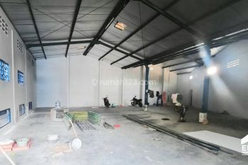 Gudang Kering Ada Kantor Dekat Pelabuhan Tanjung Mas Semarang