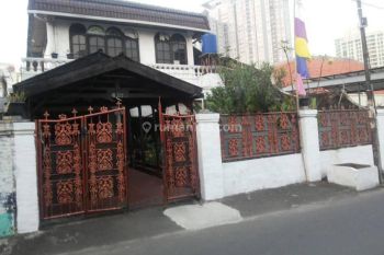 Rumah 2lantai dekat ke jalan utama