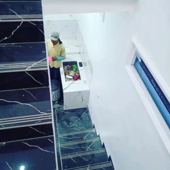 Dijual rumah 2 lantai mewah harga murah