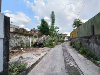 Tanah Kota Jogja di Selatan Gor Uny, Samirono, Caturtunggal