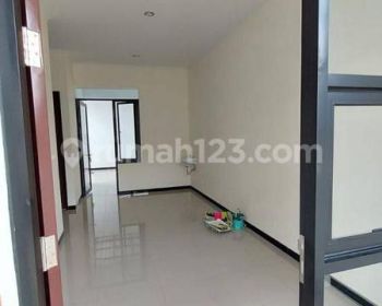 Disewakan rumah di taman kopo indah