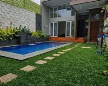 Rumah baru minimalis ada kolam renang di Setiabudi