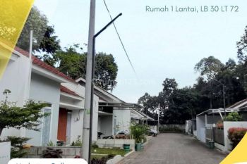 Rumah Ditengah Perkampungan Type 30 72 Desain Minimalis Dituntang