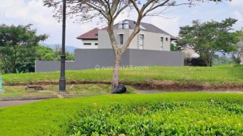 Tanah Cantik di Lingkungan Paling Premium Kbp Asri, View Danau