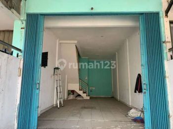 Disewakan Ruko 4 Lantai Murah Strategis Pinggir Jalan Raya Siap Huni Johar Baru