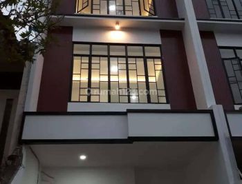 Rumah Baru 3.5lantai lokasi strategis di Tomang(TM56)