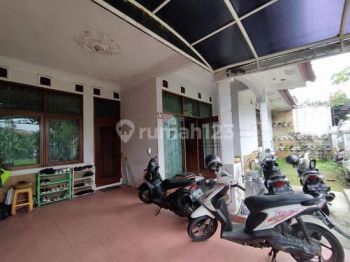 RUMAH DEKAT KOMPLEK BATUNUNGGAL LINGKUNGAN TENANG DAN ASRI