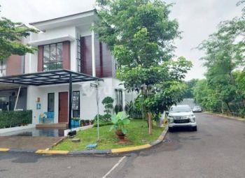 Rumah di Hook Samping Taman, Sudah Renovasi Siap Huni, Cluster Callysta Bintaro