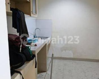 Rumah di Perumahan Green garden. Kebon jeruk. Jakarta barat 2 Lantai Sudah SHM