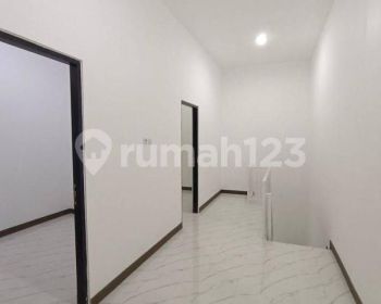 Rumah Baru 2 Lantai Semolowaru Elok Dekat Kampus Ternama