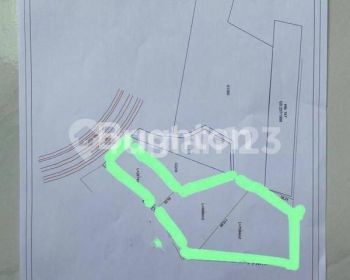 Tanah  di jalan raya dekat pelabuhan peti kemas Palaran