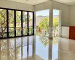 thumbnail-nice-house-in-compound-in-cilandak-with-private-pool-and-garden-13
