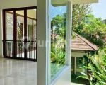 thumbnail-nice-house-in-compound-in-cilandak-with-private-pool-and-garden-5