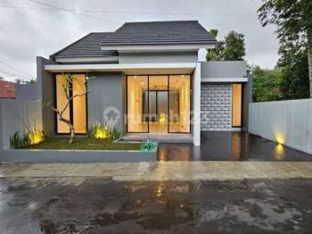 RUMAH SIAP HUNI DEKAT SMA N 2 NGAGLIK SLEMAN