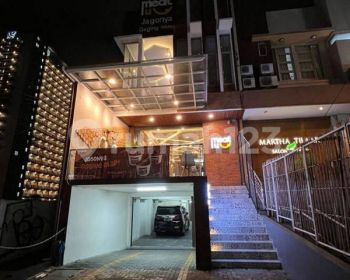 Rumah Usaha di Mainroad Ciumbuleuit Siap Usaha Prime Area