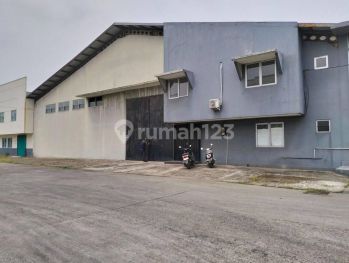Pabrik atau gudang di jual di kawasan industri .akses 40 feet.15 menit dari tol