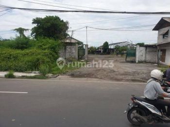 Tanah sudah urug padat & tembok keliling