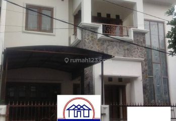 Rumah Sewa Bagus 2 Lantai Nyaman Huni Citra Gran Lt 170 Lb 230
