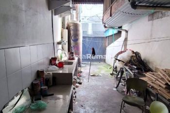 Rent Ruko: Ruko Jalan Sparman