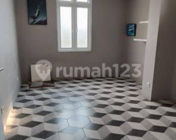 Rumah 2 Lantai Siap Hunian dalam Komplek di Cihanjuang Bandung