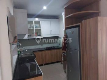 Dijual Cepat, Rumah 3 Lantai, Full Furnished, Bagus      **bu waty