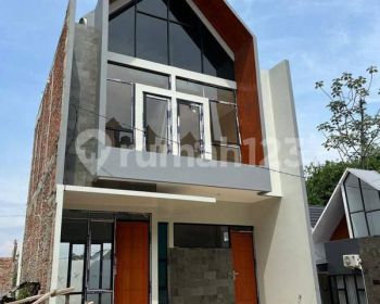 Rumah 2 Lantai Berlokasi Strategis Dengan Sekolah, Mall, Dan Gerbang Tol