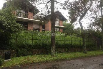 DIJUAL RUMAH VILLA KOMPLEK ELIT GIRI INDAH PARONGPONG BANDUNG