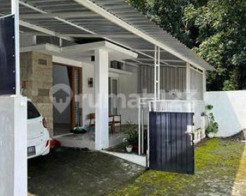 Omah Pojok Dewe Dalam Perumahan Selatan UII