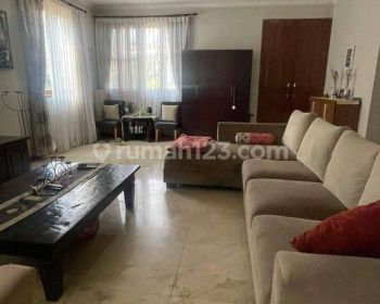 Rumah Hook 2 Lantai Di Cilandak Jakarta Selatan R1753
