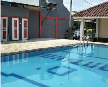 Perumahan ada kolam renangnya di mustika jaya