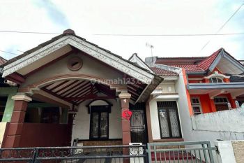 Rumah 1,5 Lantai Jalan Lebar Jual Cepat, Bsd Griyaloka