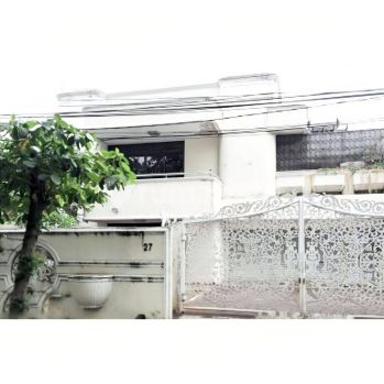 rumah mewah lantai 2 di jalan kayu putih tengah raya
