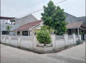 Rumah hook lokasi the best di komplek bintara - pondok kopi