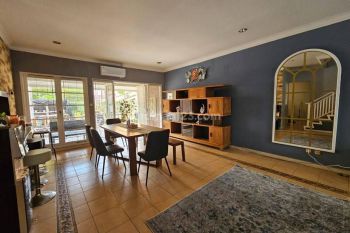 Disewakan Rumah Taman Botanic Jagakarsa