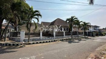 Rumah Luas di Bunga-bunga dekat Kalpataru, Lowokwaru Malang