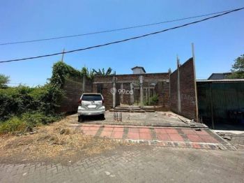 Kavling Tenggilis Mejoyo Selatan, Strategis