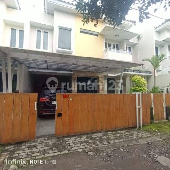 Rumah Modern 2 Lantai Dalam Perum Merapi View JL. Kaliurang Km. 8