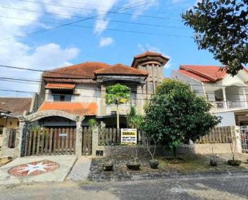 Rumah Besar di PBI, Araya