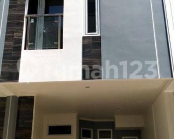 Rumah 2 lantai di Jalan Cipinang muara Jakarta timur