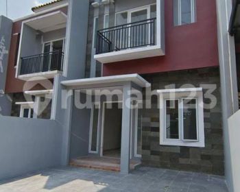 Rumah 2 Lantai Dekat Grand Depok City. Ready Stock. Free Biaya
