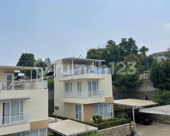 Rumah 3 Lantai SHM view gunung strategis dekat wisata Lembang