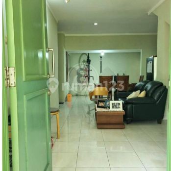 Rumah Murah di Emerald Bintaro Jaya Rapi Siap Huni
