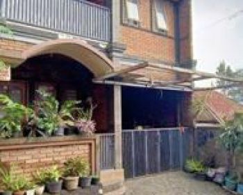 Rumah 3 lantai sejuk dekat RS Salamun cimbuleuit bandung