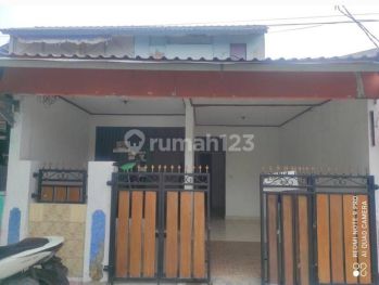 RUMAH 1 1/2 lantai DI KAVLING PERWIRA, BEKASI KOTA