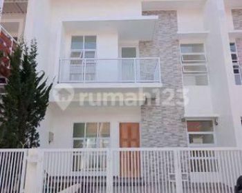 Rumah Baru Strategis di dkt RS Hermina Arcamanik Padasuka Antapani