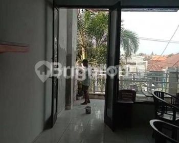 Ruko 3 lantai area bisnis di Renon cocok untuk kantor dan cafe